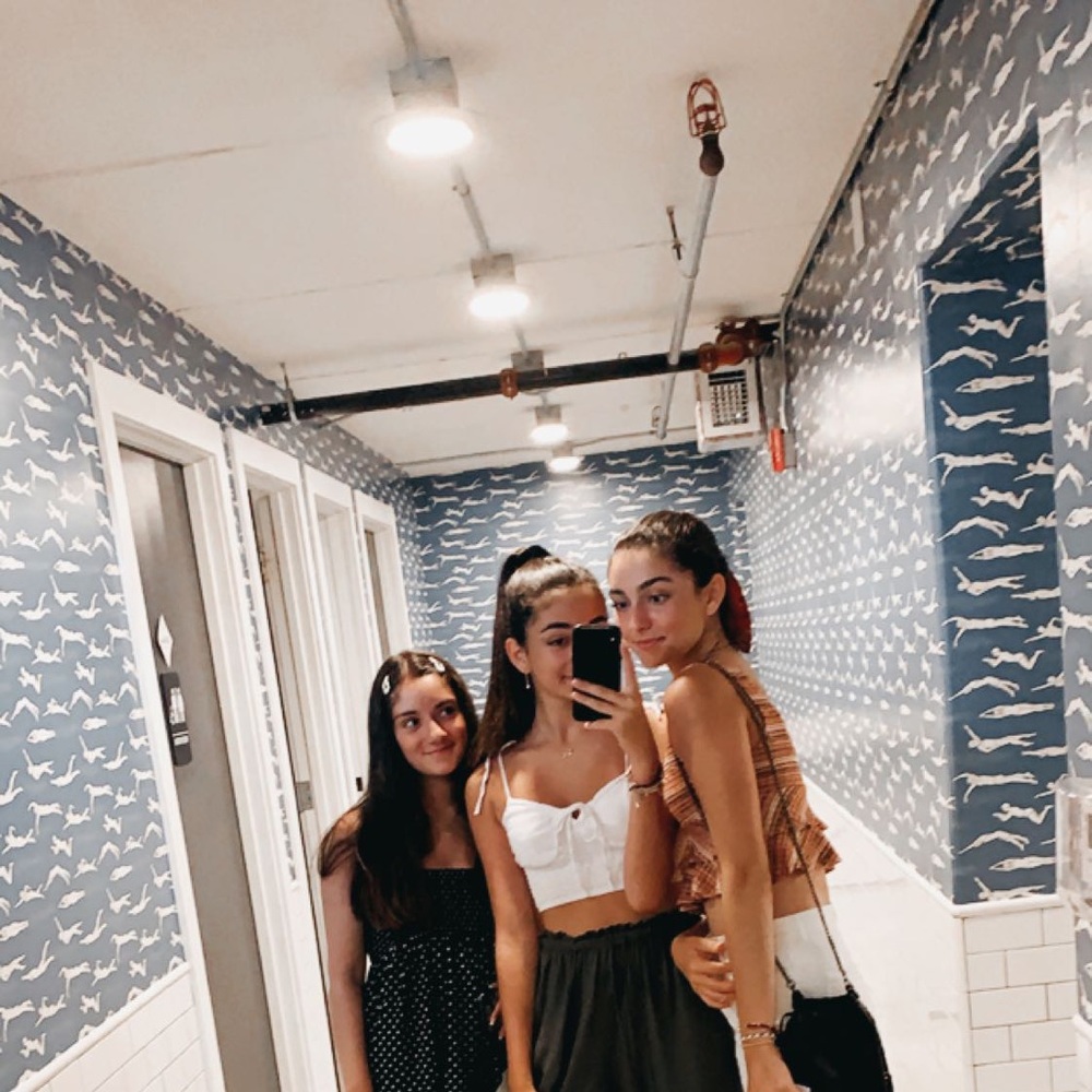 Meet your Posher, Nika